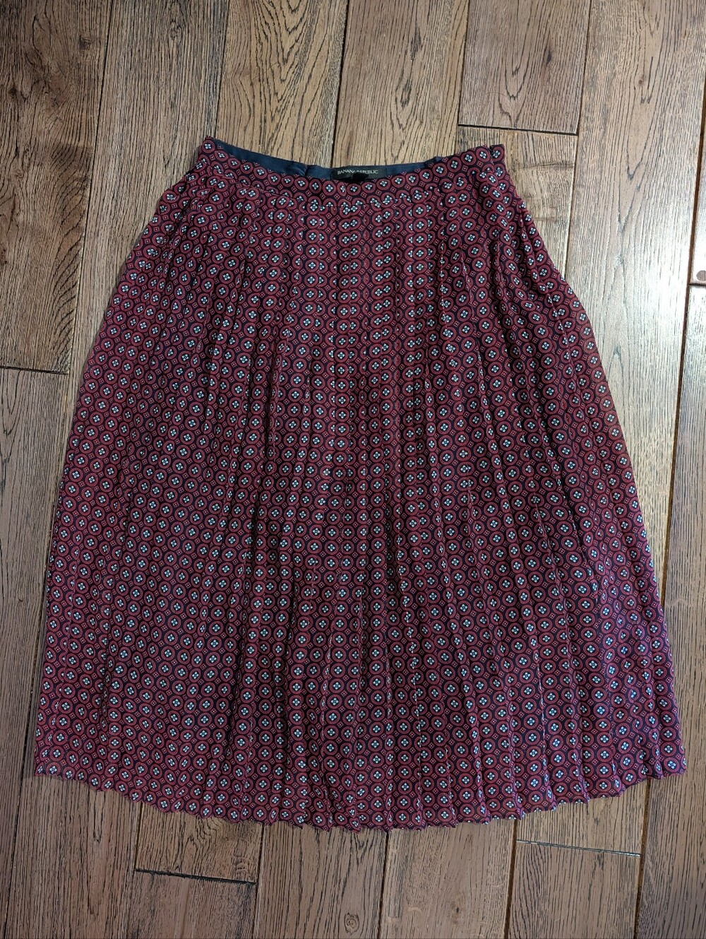 Banana Republic Pleated Midi Skirt - Picture 3 of 8